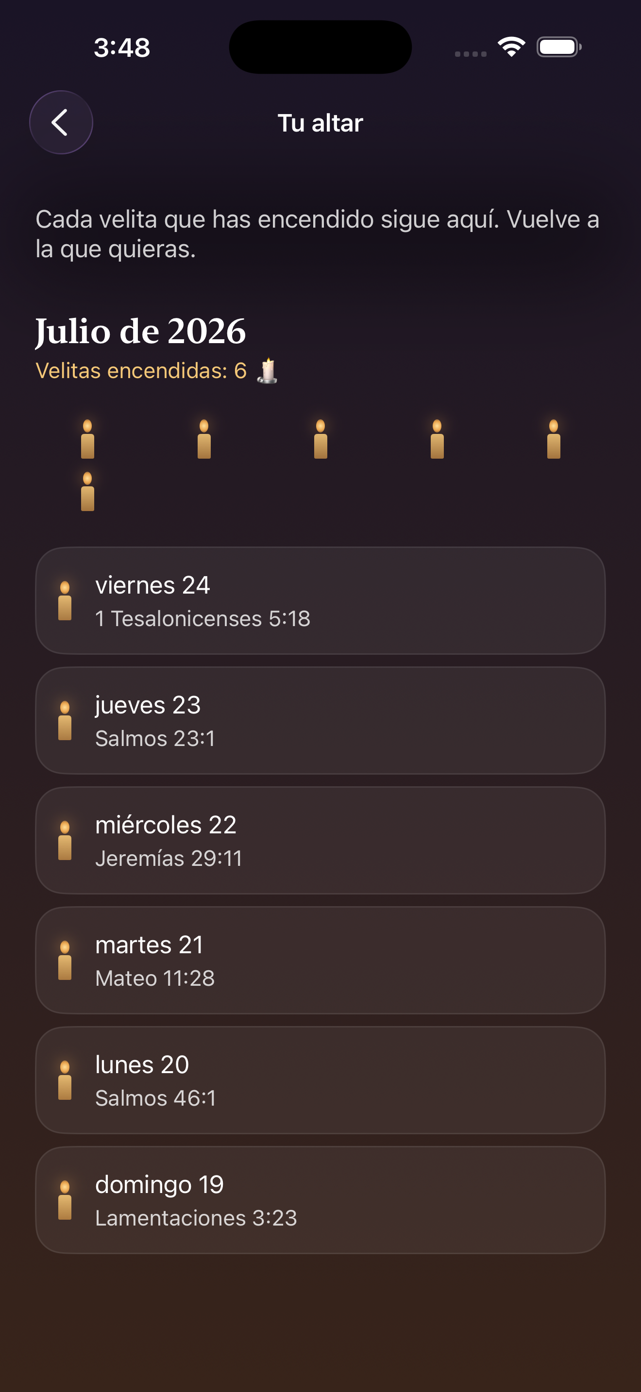 El altar con la racha de velitas encendidas